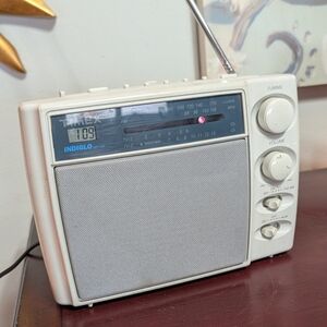 VTG Timex T249G Four Band LCD Clock AM / FM Radio Plug In Or Battery Indiglo Tan